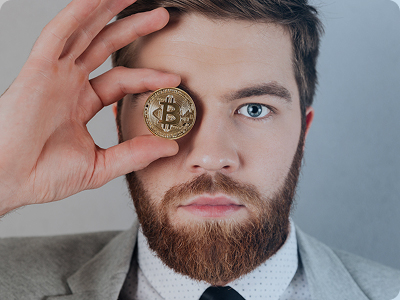 Julian Wolf – Chief Analyst bei Q-Hexaviun System